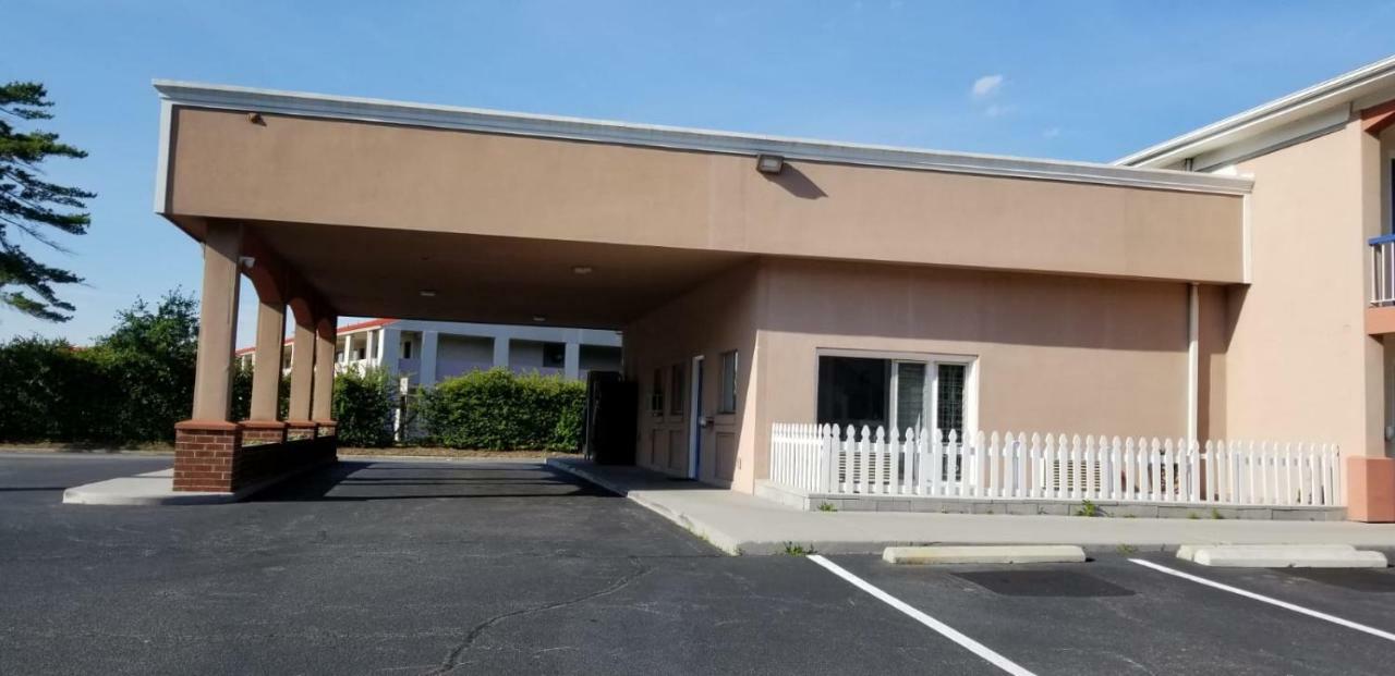 Budget Lodge Newport News Exterior photo